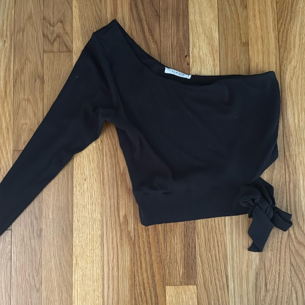 Black one shoulder going out top